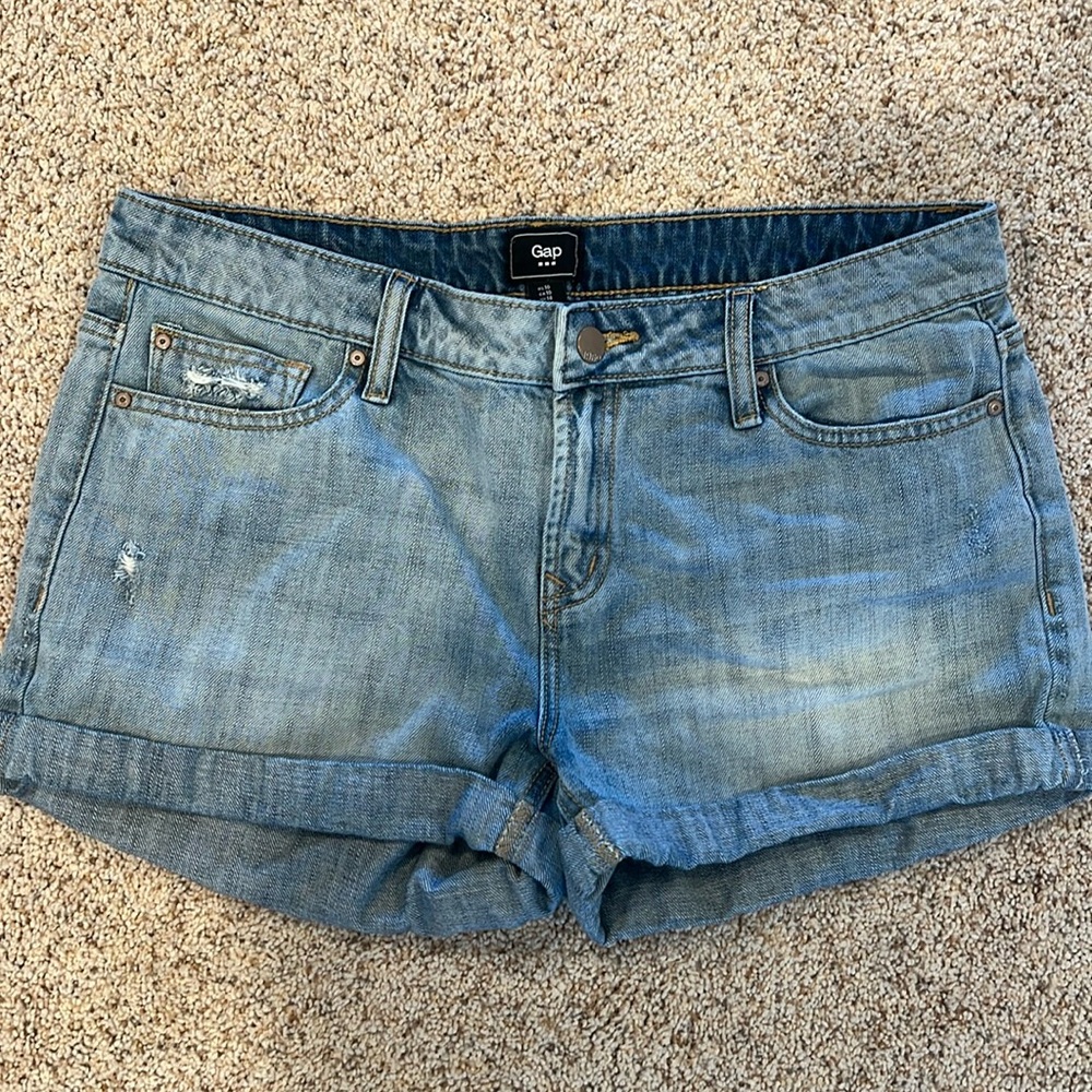Women’s gap shorts size 10